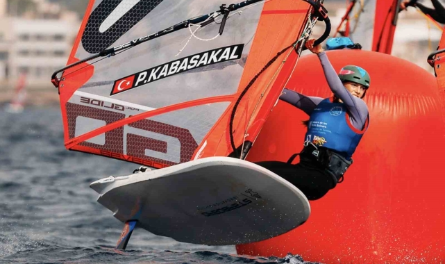 İzmirli milli sörfçüler tarih yazdılar