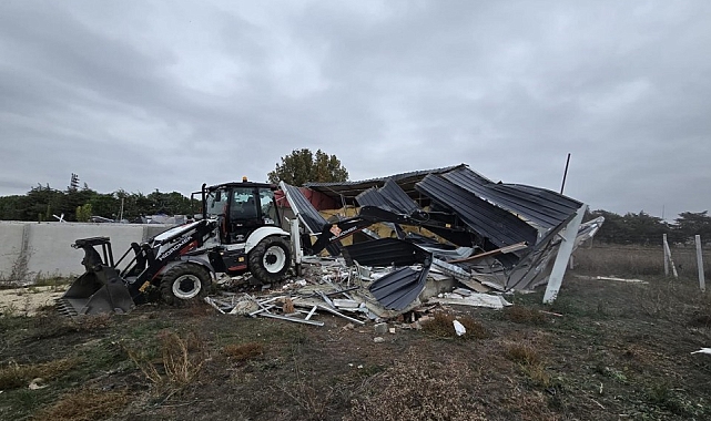 Kaçak 5 yapının yıkımı yapıldı