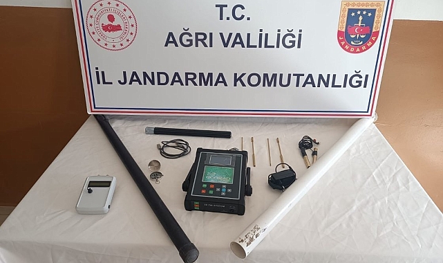 Kaçak kazı yapan şahıslar jandarmaya yakalandı