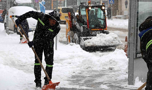 Kar timleri iş başında
