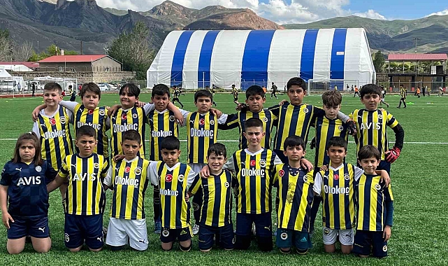 Kars&#039;tan 2 sporcu Fenerbahçe seçmelerine katılmak üzere İstanbul&#039;a gidiyor