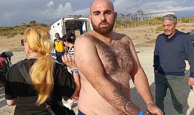 Kaza yapan İngilizler, görüntü alan gazeteciye saldırdı