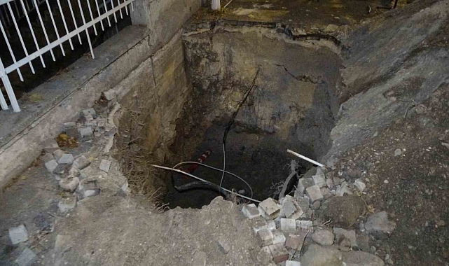 Kazdıkları kuyuya düştüler