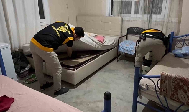 Köpek kulübesinde el bombası çıktı