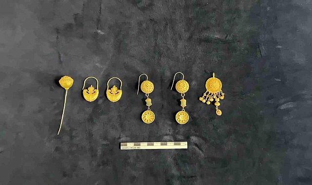 Lidya dönemine ait 1600 yıllık altınları fasulyenin içinde sakladılar