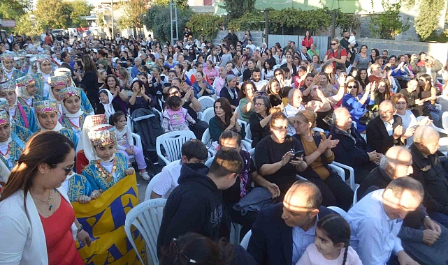 Mahalle halkı buğday ekimini şenlik ile kutladı