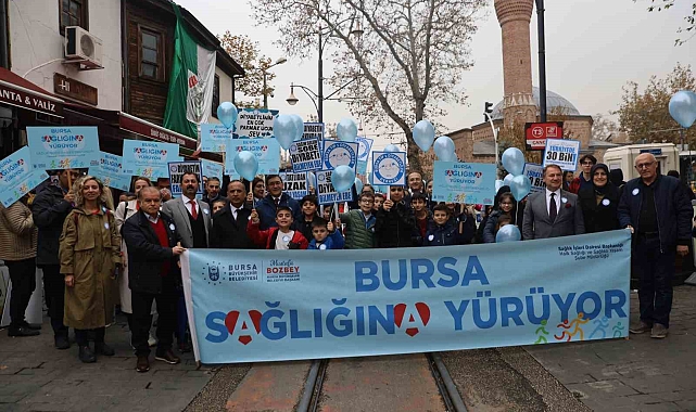 Mavi balonlar gökyüzüne bırakıldı