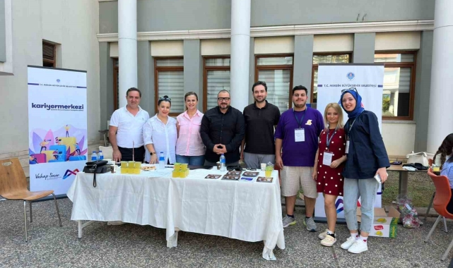 Mersin Büyükşehir Belediyesinden üniversitelilere tam destek