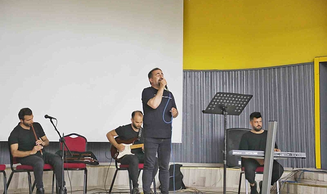 Nizamettin Ardin&#039;den meslektaşlarına Öğretmenler Günü konseri