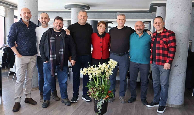 Öğrencilerden ilkokul öğretmenlerine anlamlı sürpriz