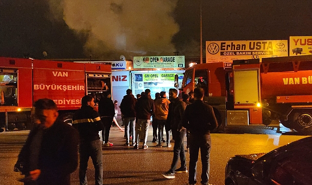 Oto Sanayi Sitesi&#039;nde korkutan yangın