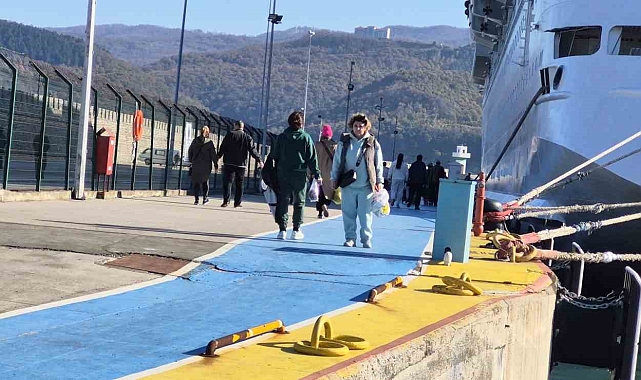 Rus turistler Amasra&#039;dan erken ayrıldı