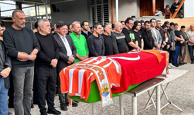 Sokak ortasında kurşunlanarak öldürülen Teknik Direktörü Ersin Aka son yolculuğuna uğurlandı
