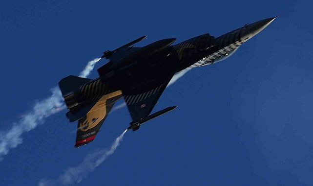 SOLOTÜRK Çanakkale&#039;de nefesleri kesti