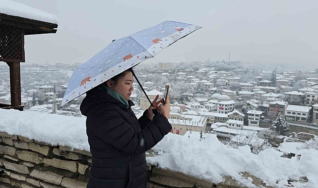 Tarihi yapılar beyaz örtüyle kaplandı
