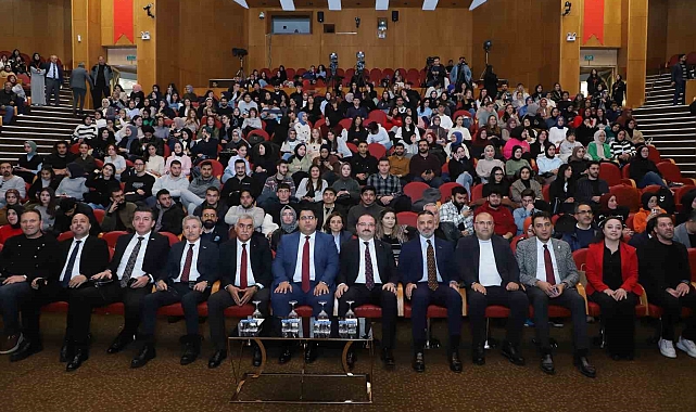 TEDx&#039;in Atatürk Üniversitesi bünyesinde gerçekleştireceği etkinlikler, yoğun bir katılımla tamamlandı