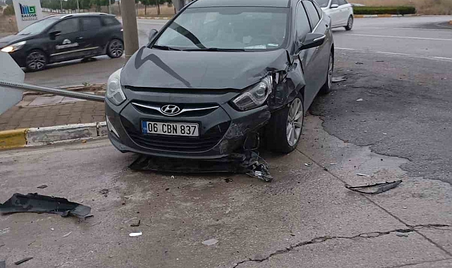 Ters dönen araçtan yara almadan kurtuldular