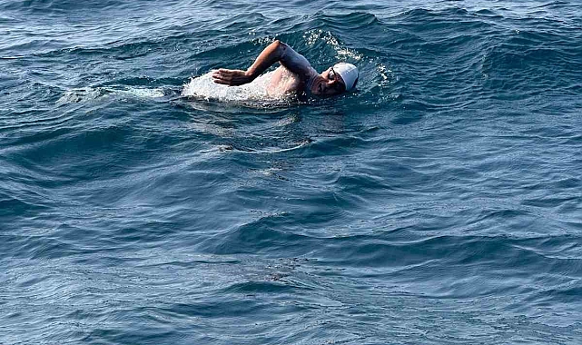 Ultra maraton yüzücüsü olarak ilkler arasına girdi