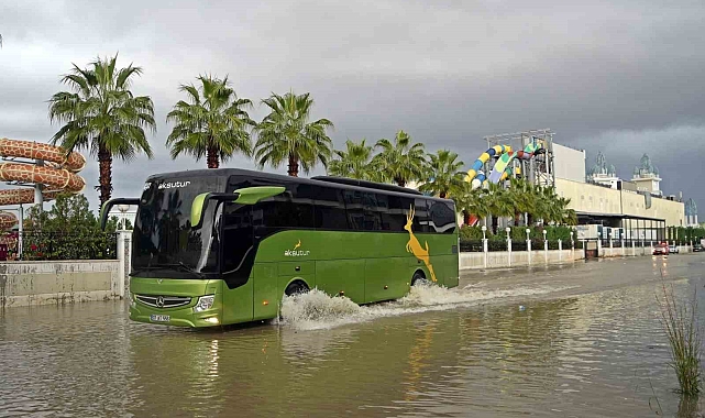 Ünlü turizm merkezi sular altında