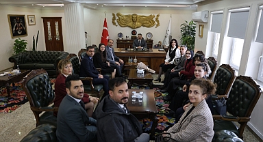 Vali Turan öğretmenleri makamında ağırladı