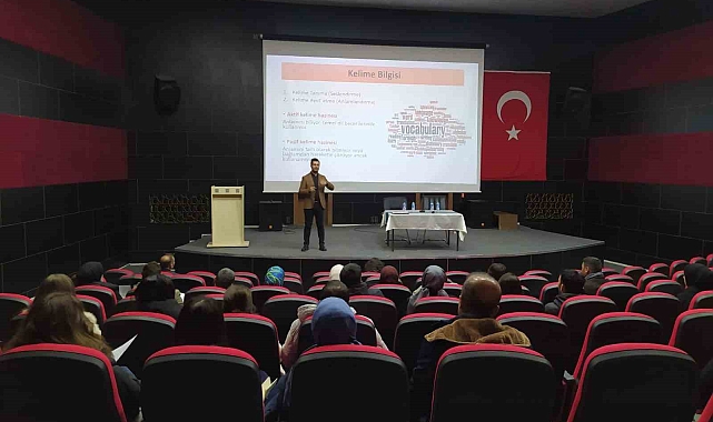 Van&#039;da Akademisyenler uzak ilçelerdeki öğretmenlerle bir araya geldiler