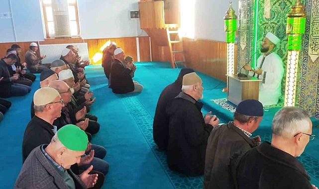 Vefat eden öğretmenler için mevlit okutuldu