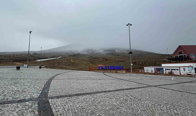 Yüksek kesimlerinde yağmur, yerini kar yağışına bıraktı