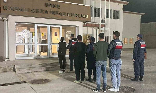 23 düzensiz göçmen ve 3 organizatör yakalandı
