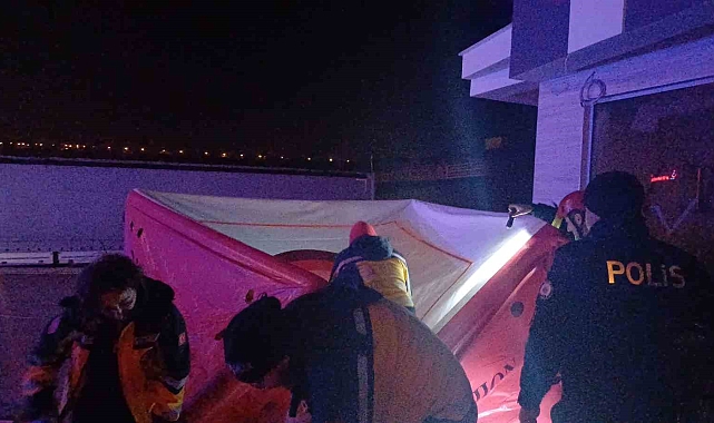 4&#039;üncü katından atlayan şahıs hava yastığı sayesinde kurtuldu
