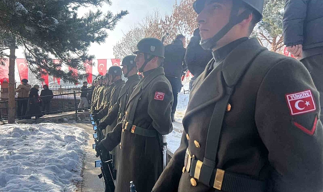 58 yıl önce 247. Piyade Alayı Koğuşu&#039;nda çıkan yangında şehit olan askerler anıldı