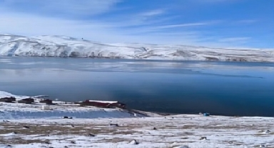 Ağrı Dağı'nın Eteğinde Donmuş Bir Tablo: Balıkgöl'ün Muhteşem Kış Manzarası