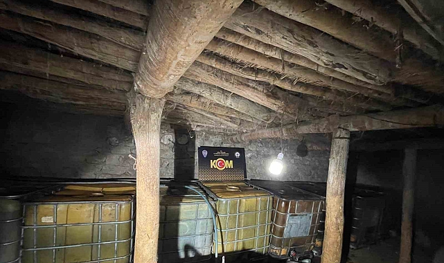 Ağrı&#039;da Büyük Kaçakçılık Operasyonu: 8 Ton Motorin Ele Geçirildi