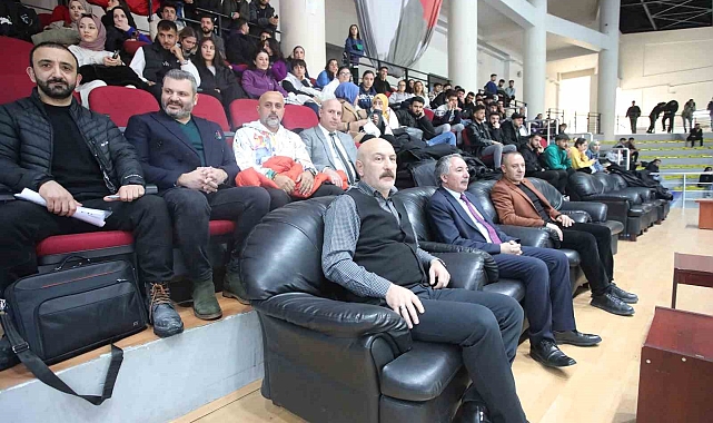 AİÇÜ, ÜNİLİG Voleybol Bölgesel Liginde Parladı!