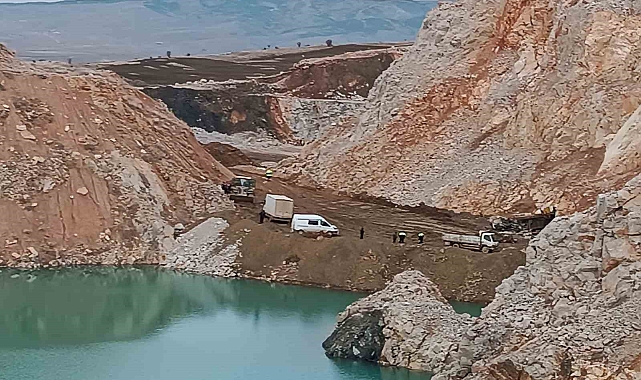 Ankara&#039;da İş Kazası: İşçi, Devrilen İş Makinesinin Altında Kaldı