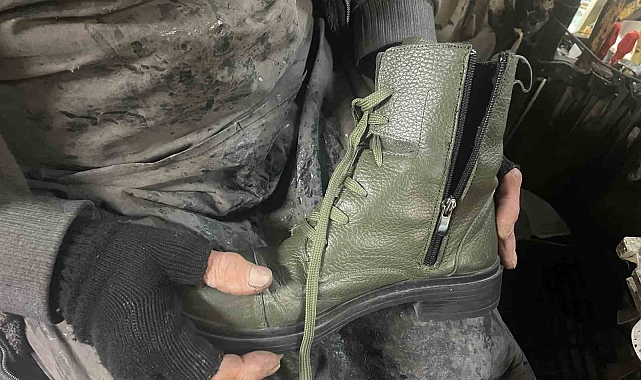 Ayakkabı tamircilerinde yoğunluk yaşanıyor