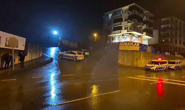 Bartın&#039;da 10 metre yükseklikteki köprüden atlayarak polisten kaçan şahıs evinde yakalandı