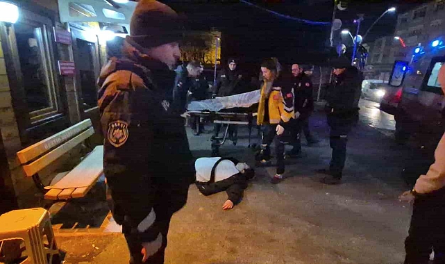 Bartın&#039;da Korkutan Manzara: Sokak Ortasında Sızan Kişi Hayat Mücadelesi Verdi