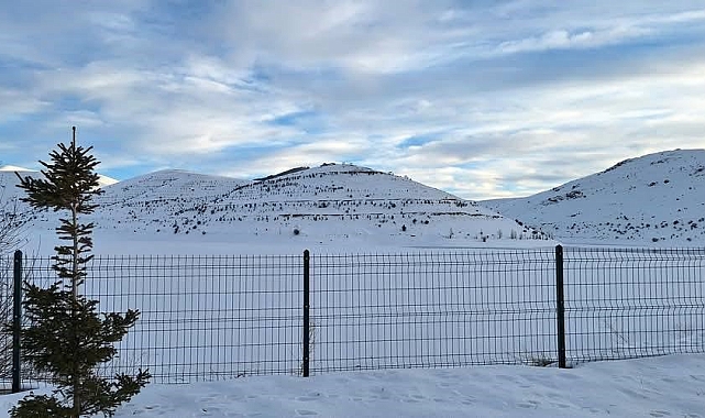 Bayburt&#039;ta Gökçedere Göleti Buz Tuttu: Tehlike Çanları Çalıyor