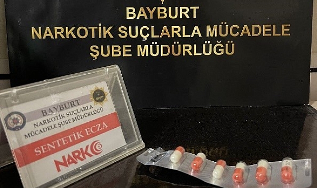 Bayburt&#039;ta Uyuşturucu Operasyonu: 6 Adet Sentetik Hap Ele Geçirildi