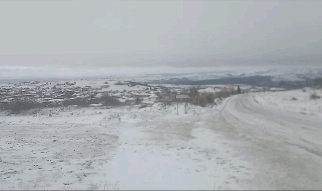 Besicilerin kar altında zorlu mesaisi