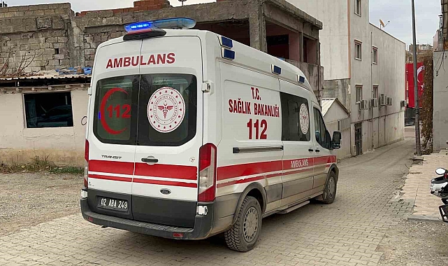 Bir genç, kullandığı çok sayıda ilaçtan dolayı fenalaşarak hastaneye kaldırıldı.