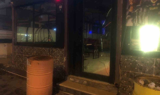 Bir kafede iki kız grubu arasında kavga çıktı, ekan sahibi havaya ateş açtı