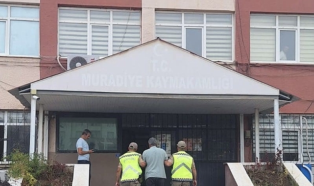 &#039;Bir yabancıyı ülkeye sokmak&#039; suçundan aranan şahıs tutuklandı