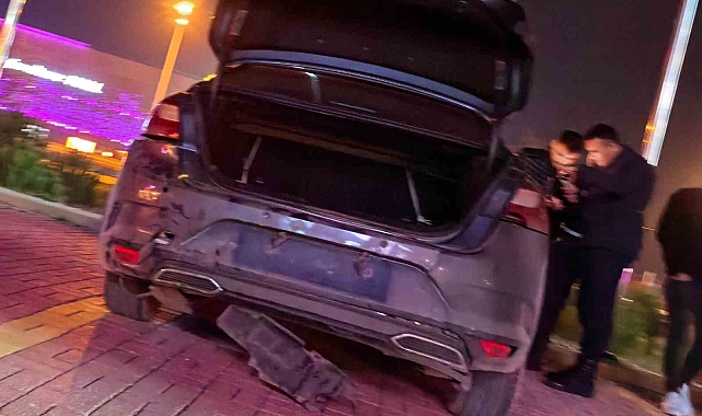 Bursa&#039;da bir kişi, aracıyla seyir halindeyken silahlı saldırıya uğradı