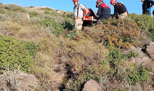 Çeşme&#039;de Sarp Kayalıklarda Yaşanan Dramatik Kurtarma Operasyonu