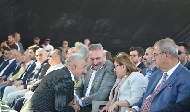 CHP&#039;li Karkamış Belediye Başkanı Güzel, AK Parti&#039;ye geçti