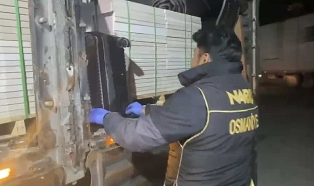 Durdurulan tırda 21 kilo 700 gram uyuşturucu ele geçirildi