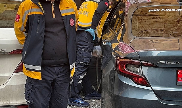 Elazığ&#039;da bir kişi park edilmiş, açık olan otomobil kapısı önünde ölü bulundu