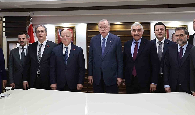 Erdoğan, Erzurum Büyükşehir Belediyesi&#039;ni ziyaret etti