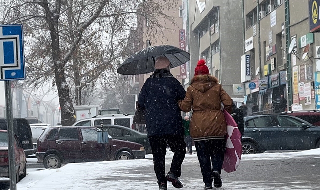 Erzincan&#039;da Yaşamı Felç Eden Kar Yağışı